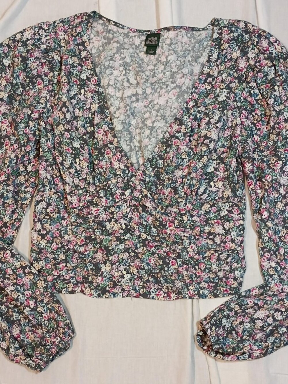 Wild Fable/Blouse/Womens S/Grey Floral/V Neck Ruched Crop Top Cottagecore Boho